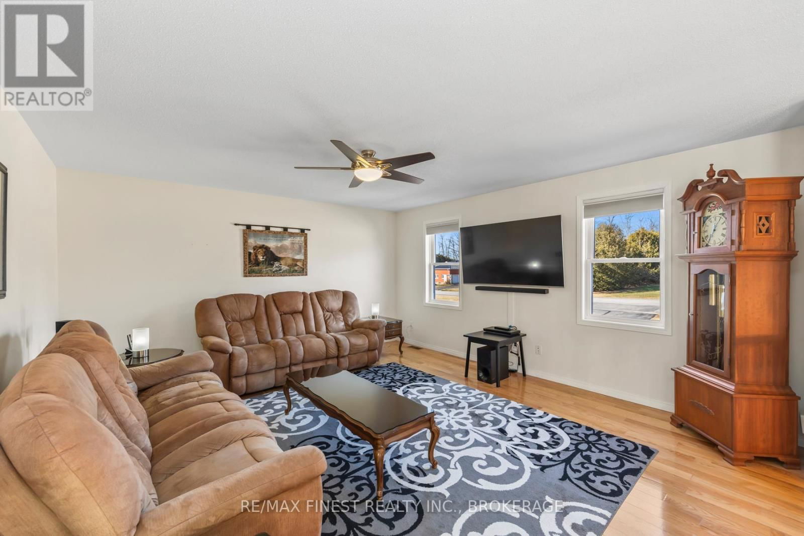 4360 ASHWOOD DRIVE Image 8
