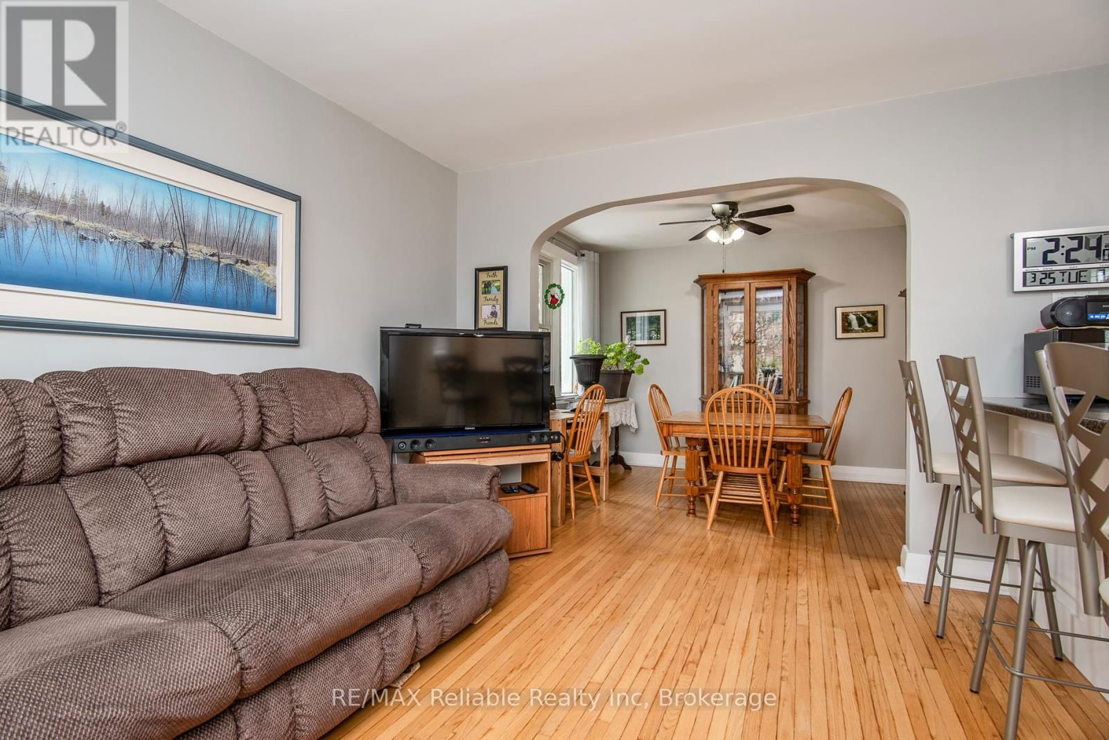 147 GODERICH STREET WEST Image 17