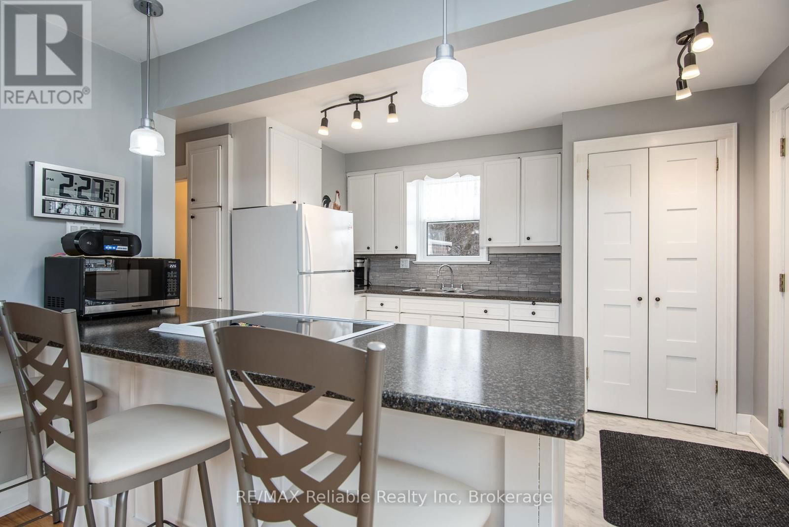 147 GODERICH STREET WEST Image 20