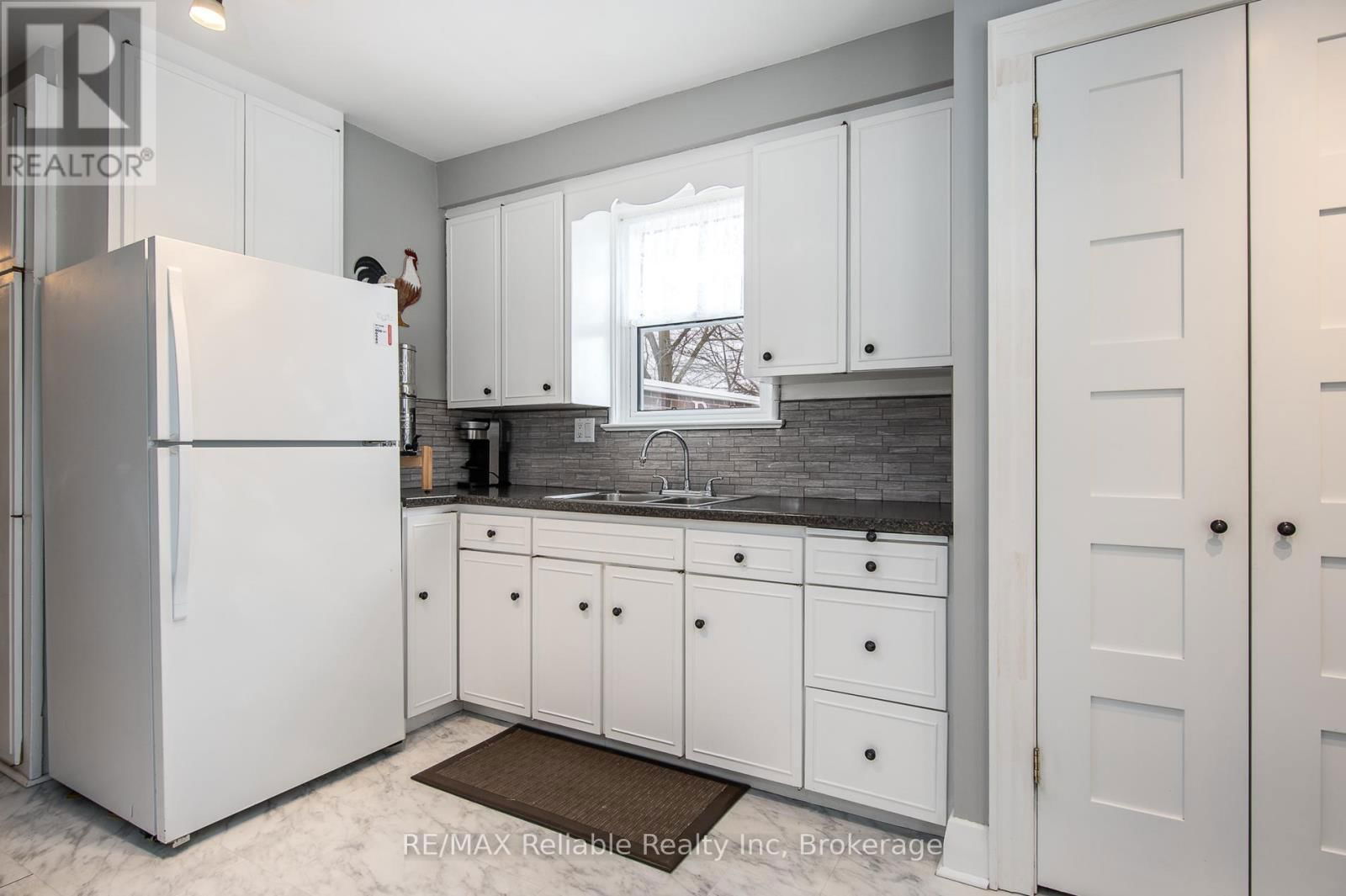 147 GODERICH STREET WEST Image 21