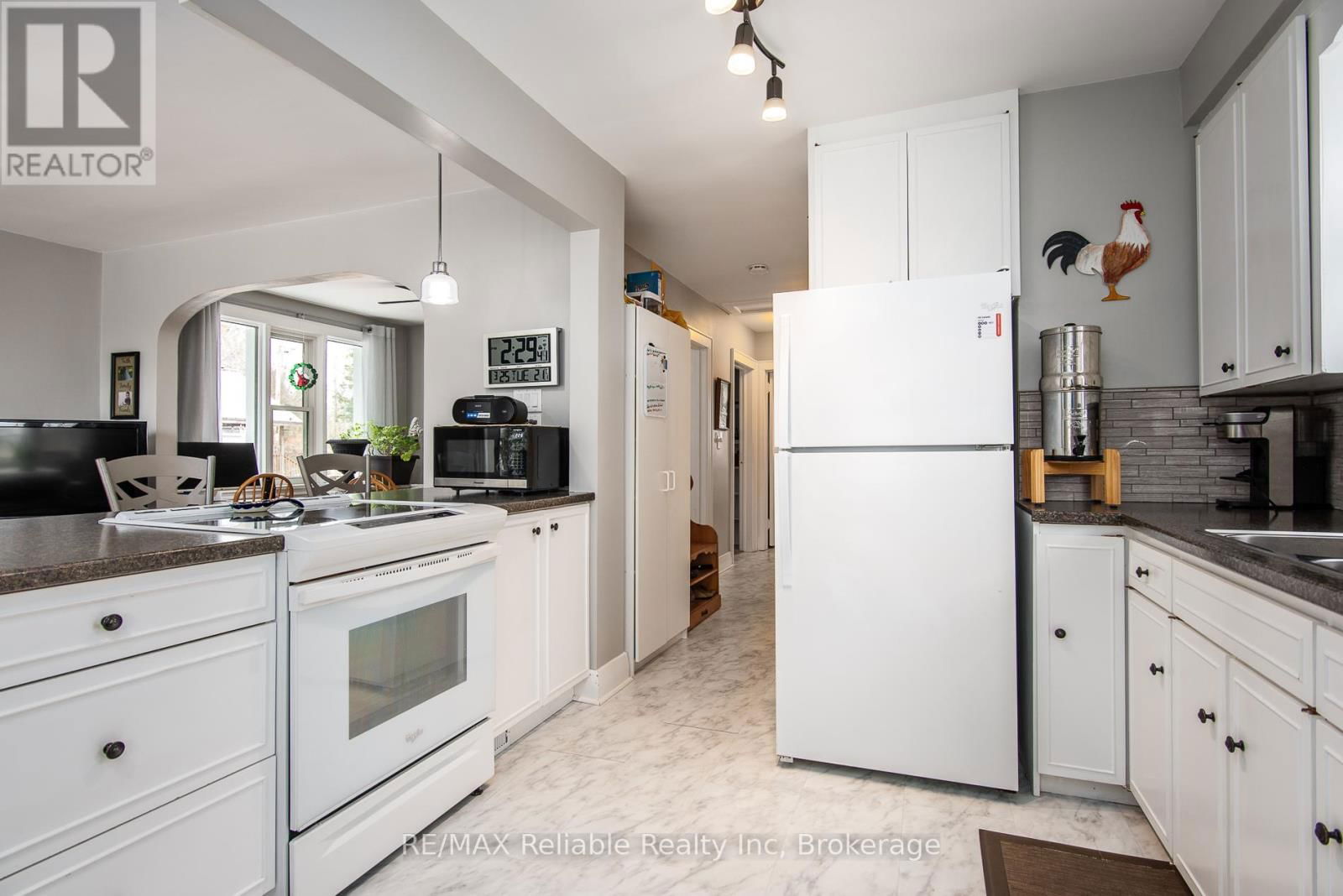 147 GODERICH STREET WEST Image 22