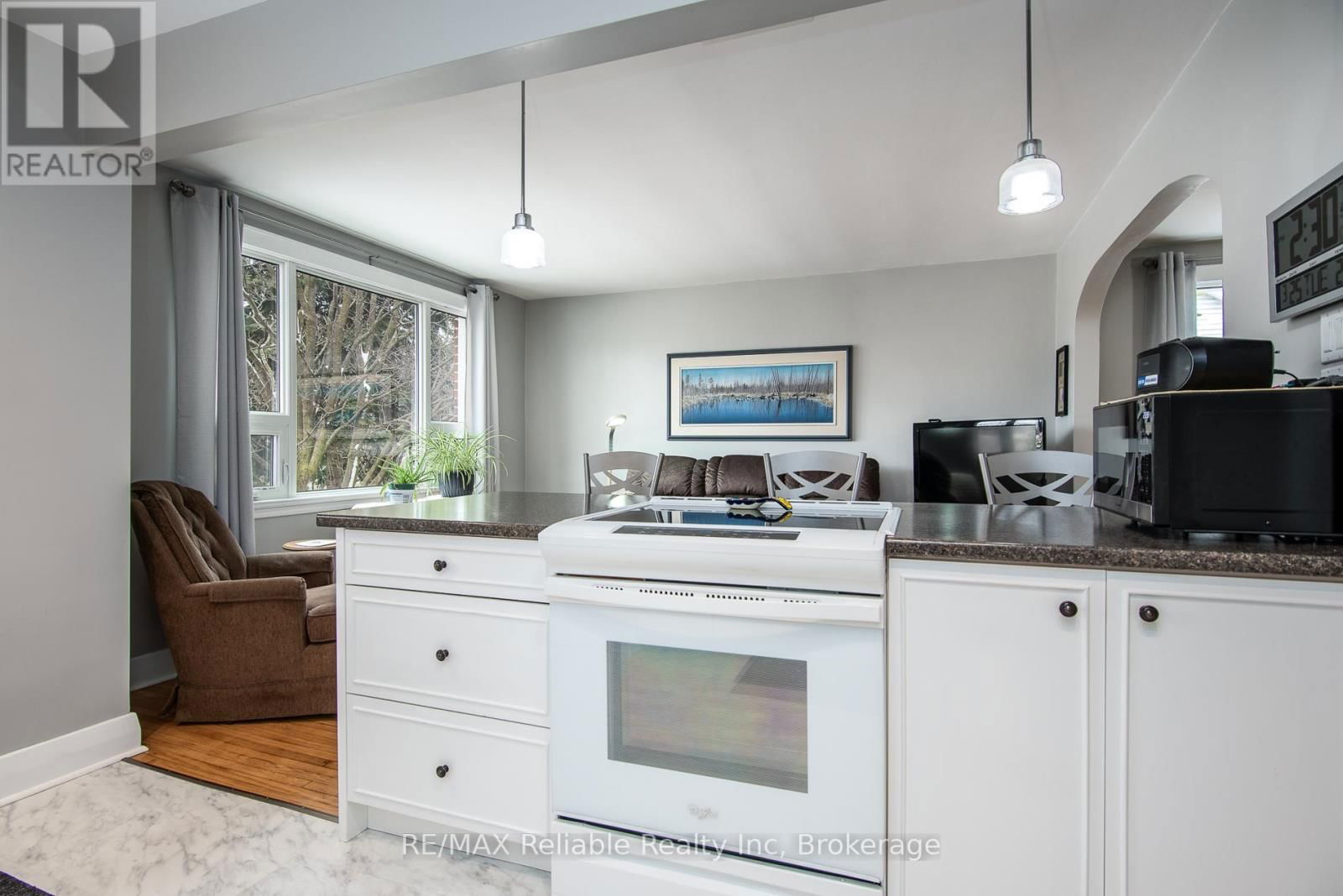 147 GODERICH STREET WEST Image 23