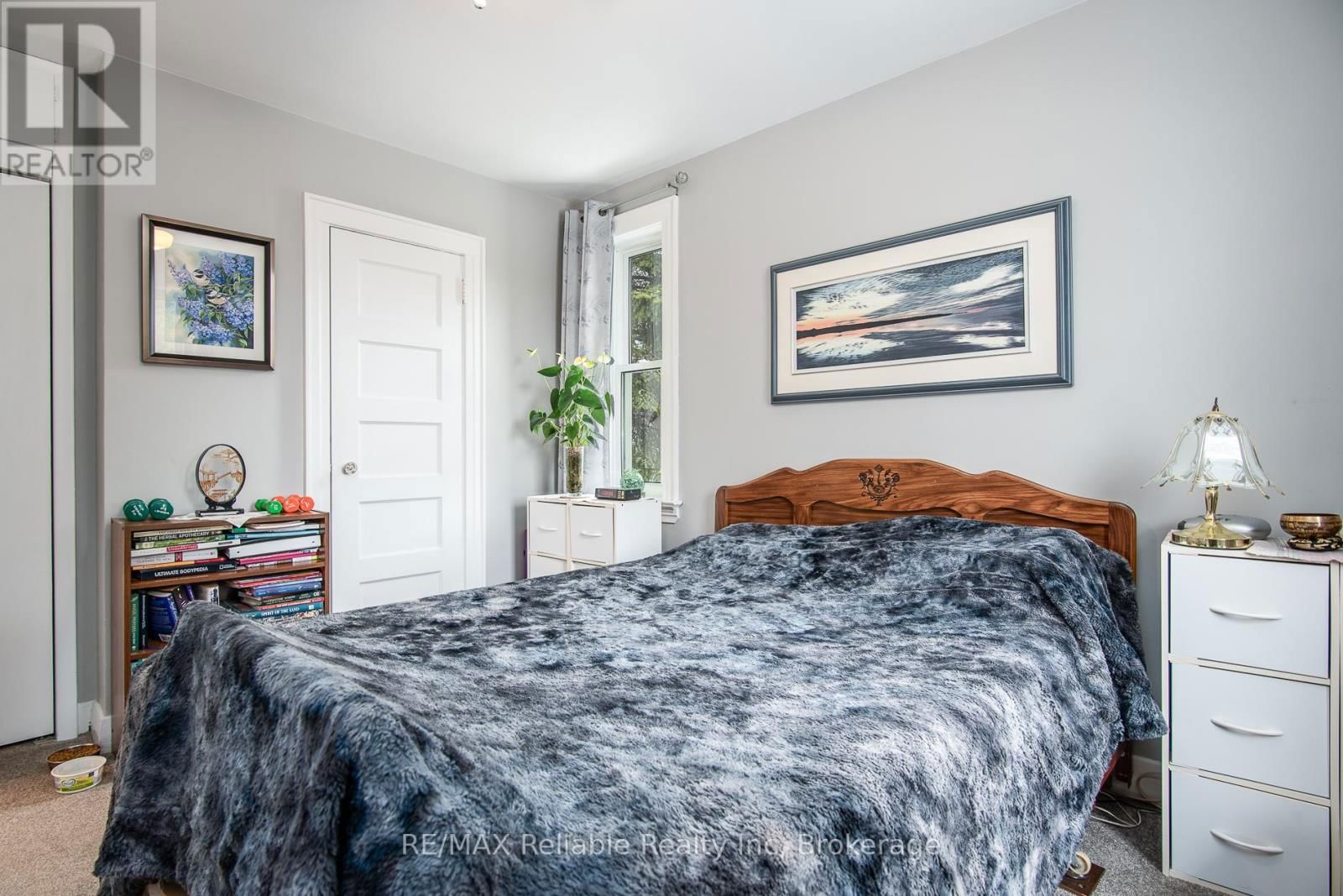 147 GODERICH STREET WEST Image 33