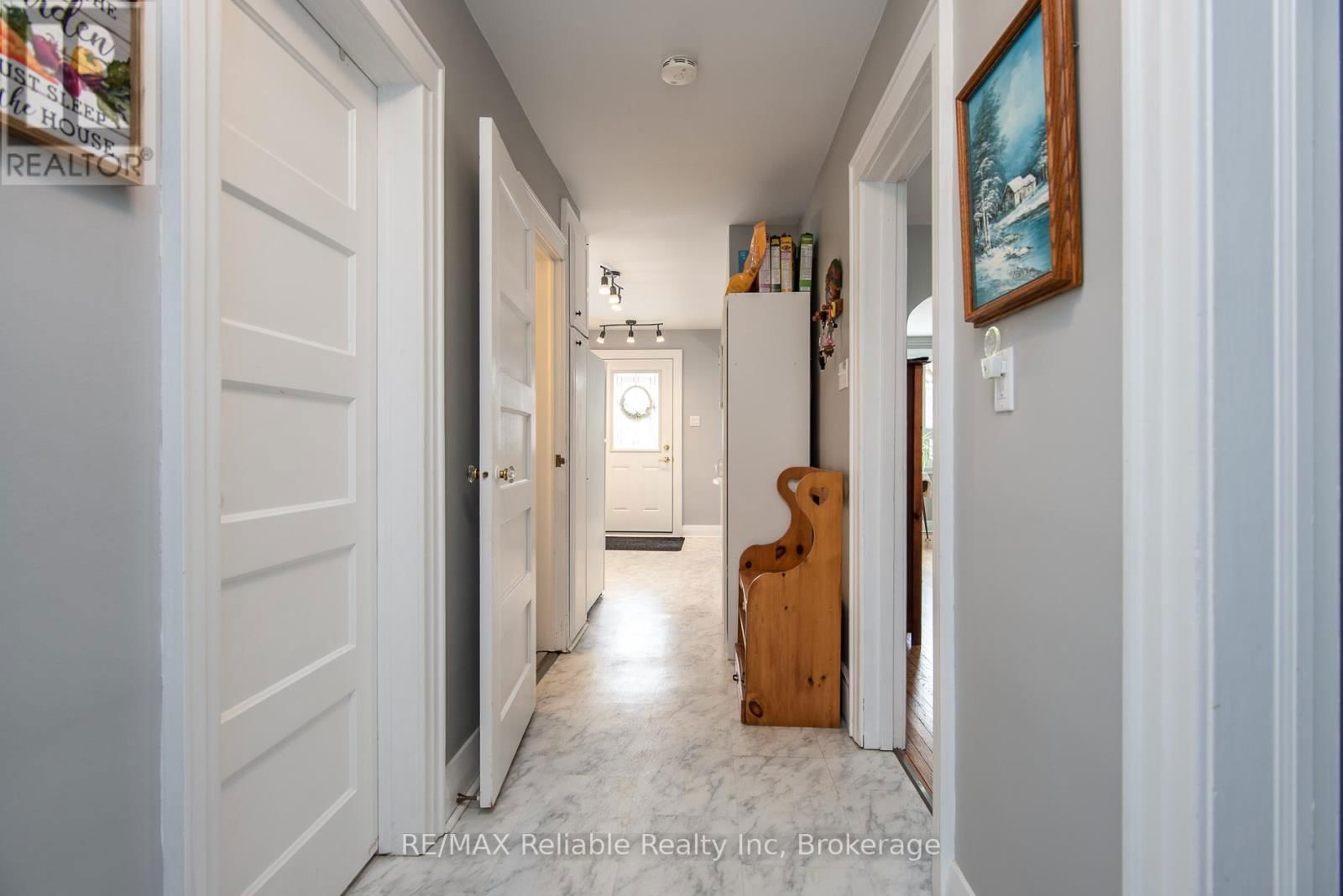 147 GODERICH STREET WEST Image 35