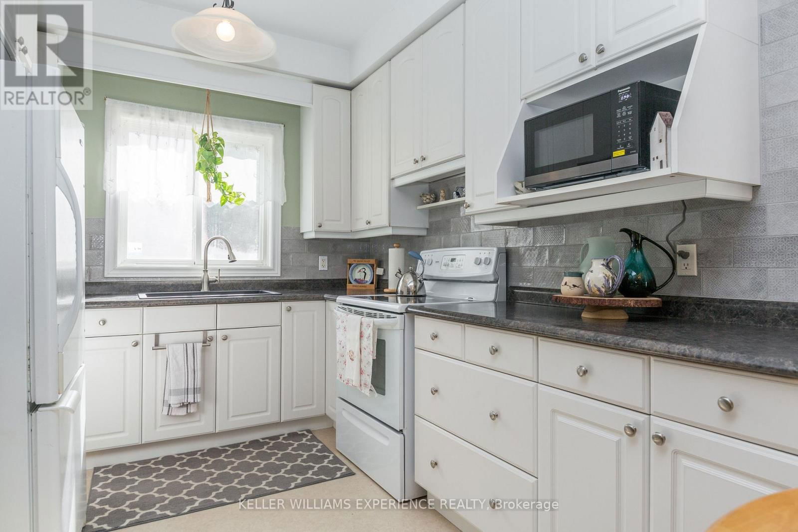 2486 HOUSEYS RAPIDS ROAD Image 11