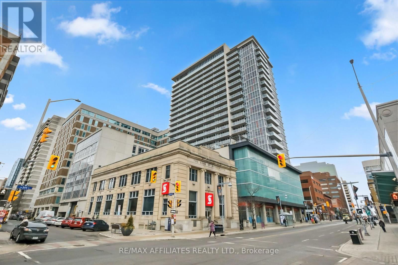 1201 - 324 LAURIER AVENUE WEST Image 1