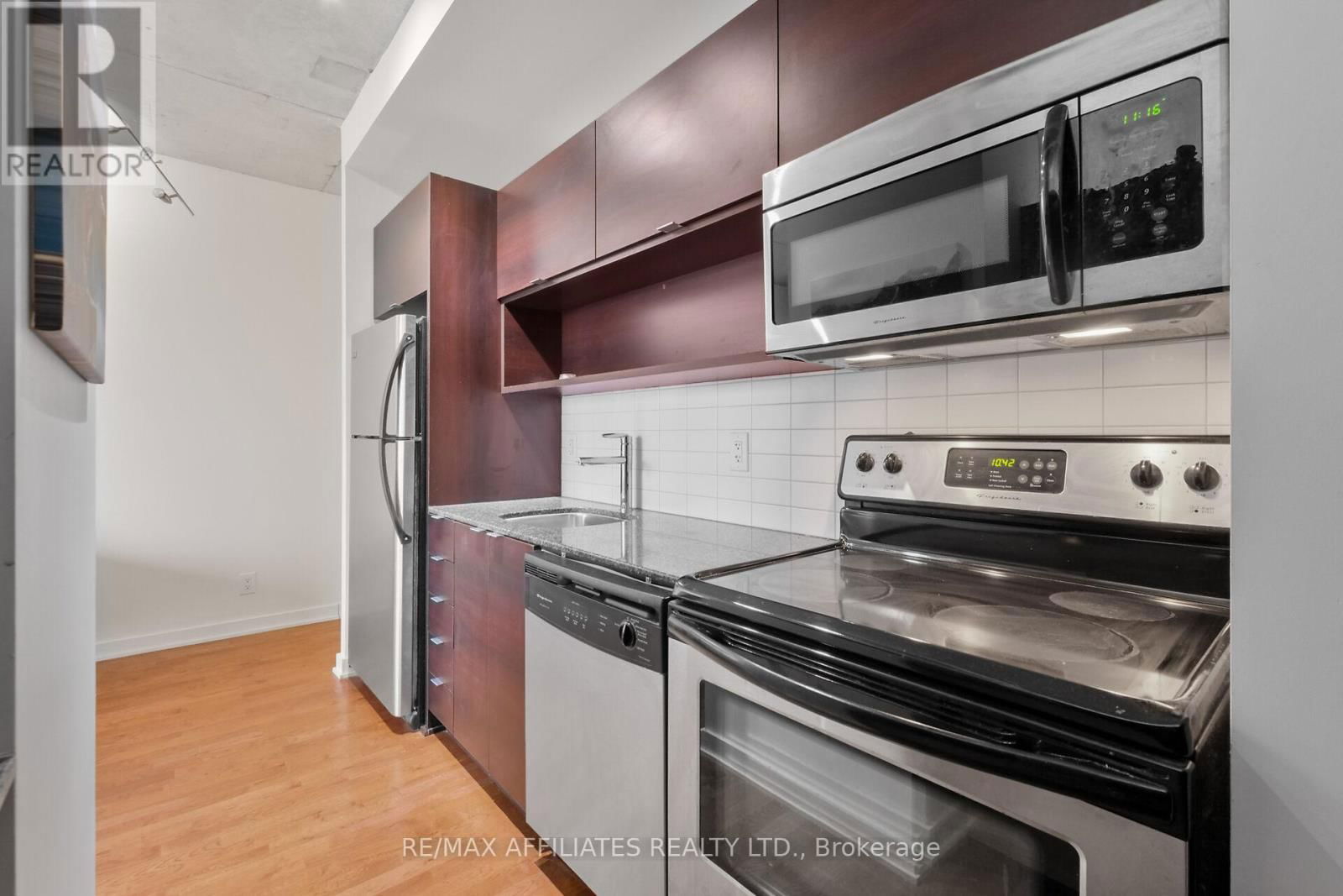 1201 - 324 LAURIER AVENUE WEST Image 18