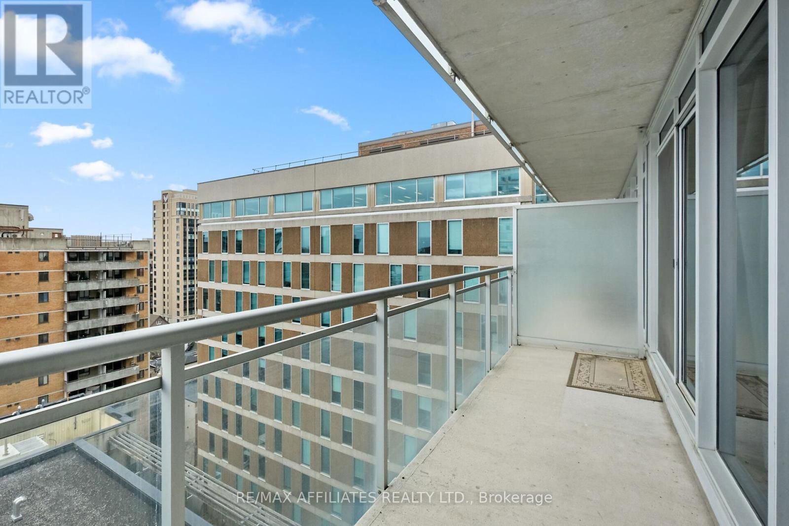 1201 - 324 LAURIER AVENUE WEST Image 23
