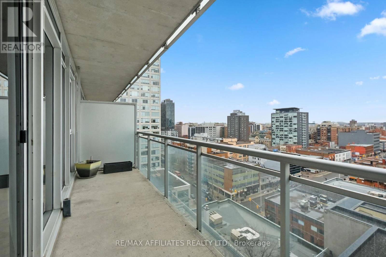 1201 - 324 LAURIER AVENUE WEST Image 24