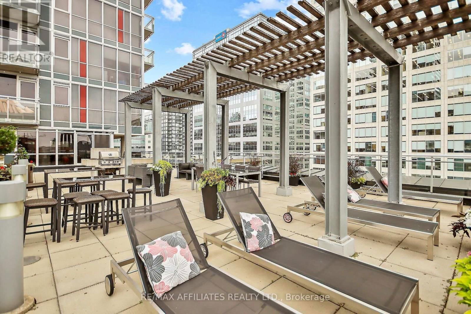 1201 - 324 LAURIER AVENUE WEST Image 38