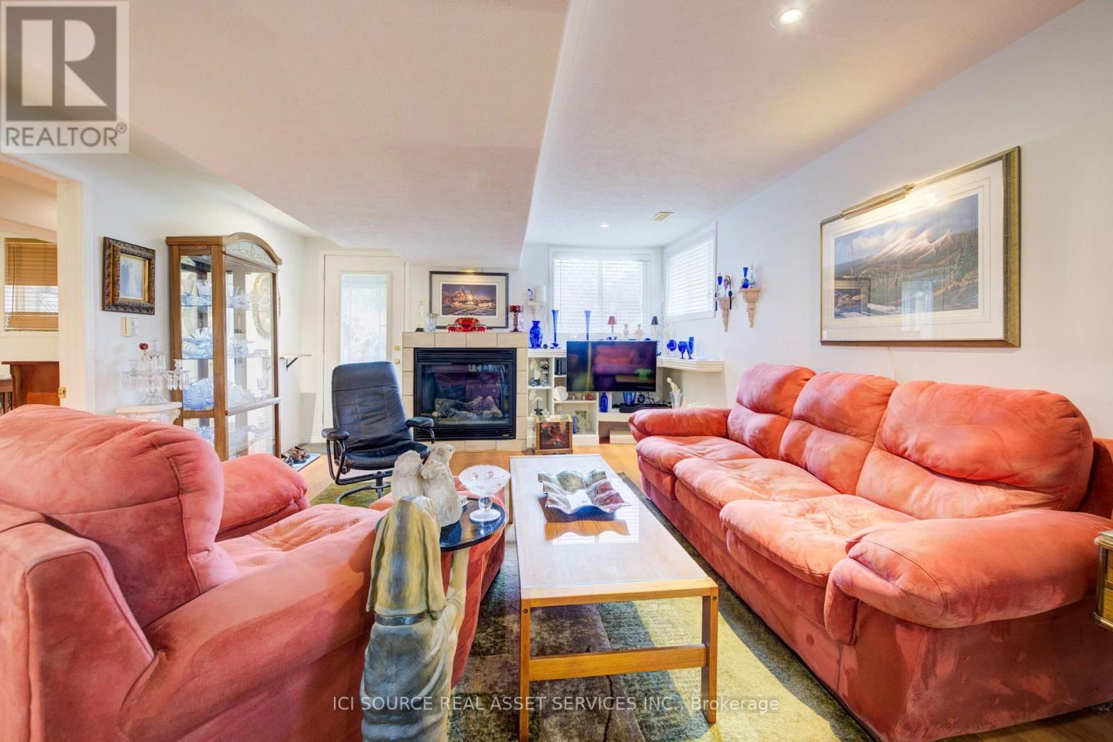 13 - 10 COBBLESTONE DRIVE Image 14
