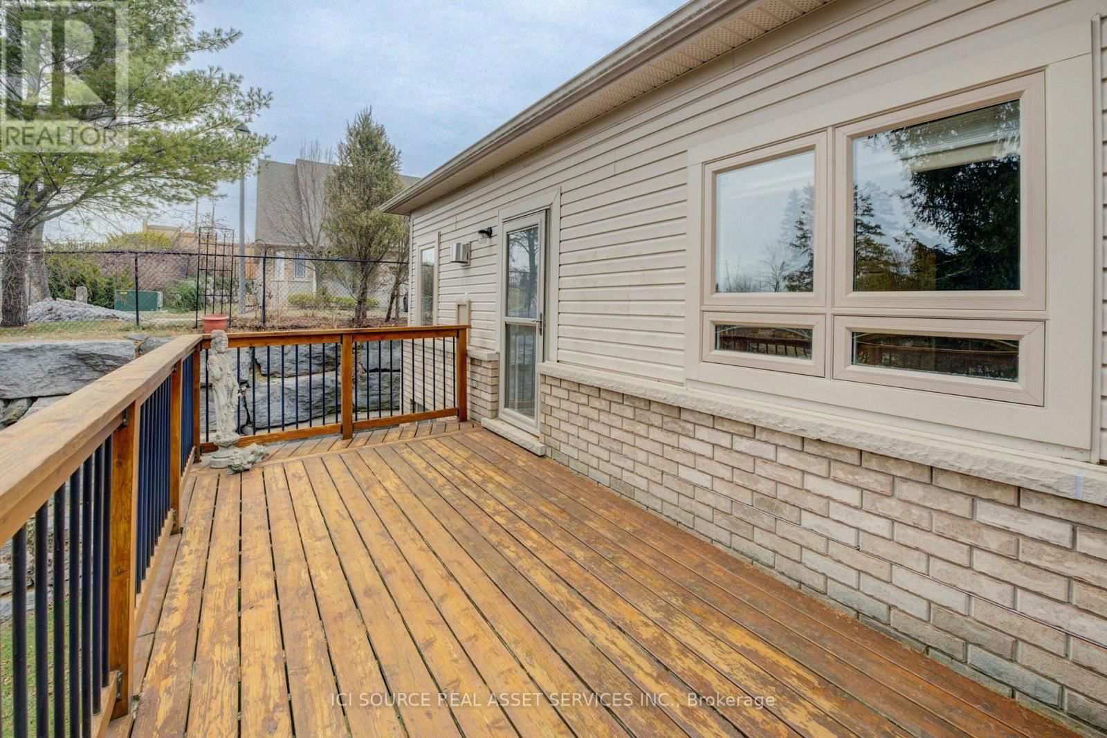 13 - 10 COBBLESTONE DRIVE Image 17