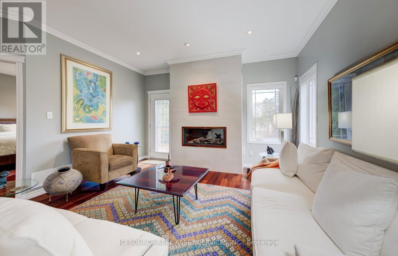 13 - 10 COBBLESTONE DRIVE Image 3