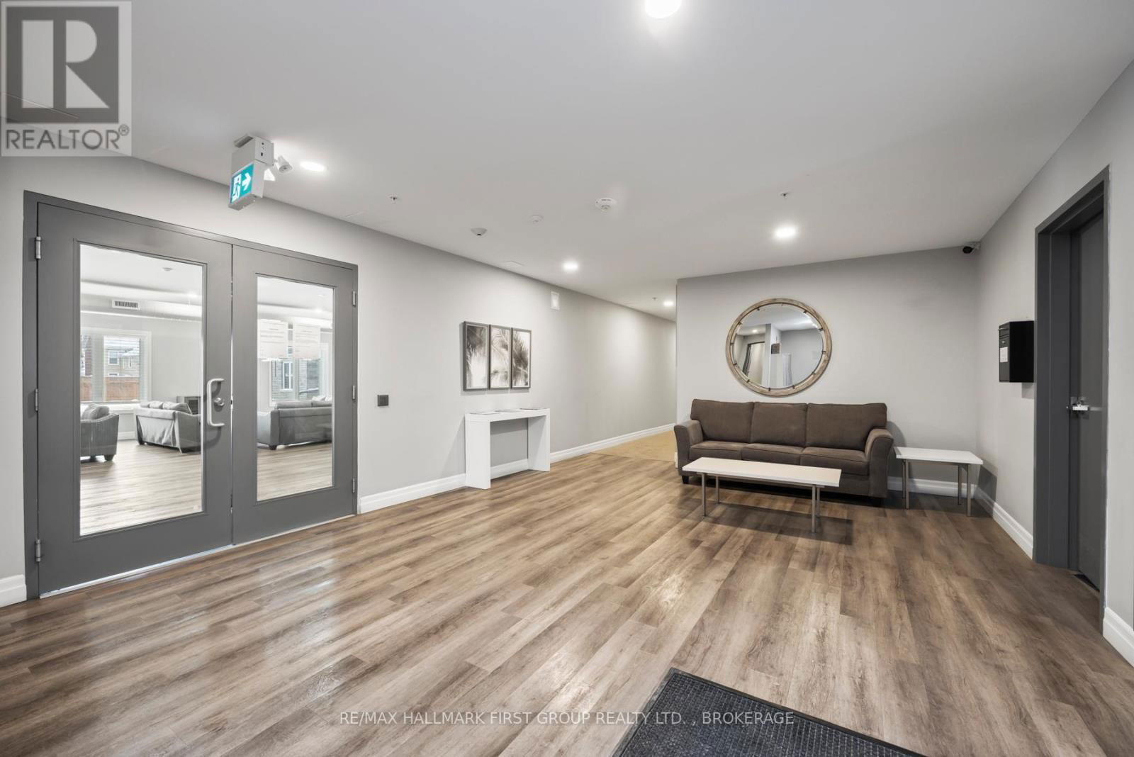220 - 501 FRONTENAC STREET Image 16
