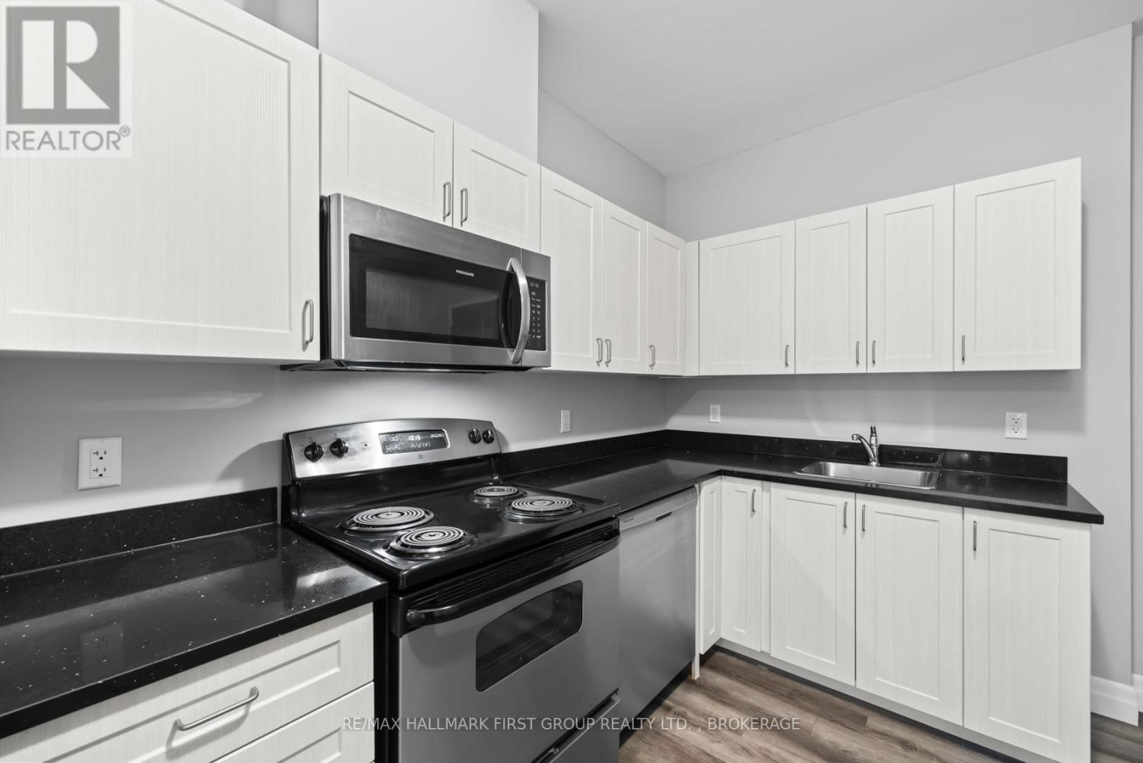 220 - 501 FRONTENAC STREET Image 6