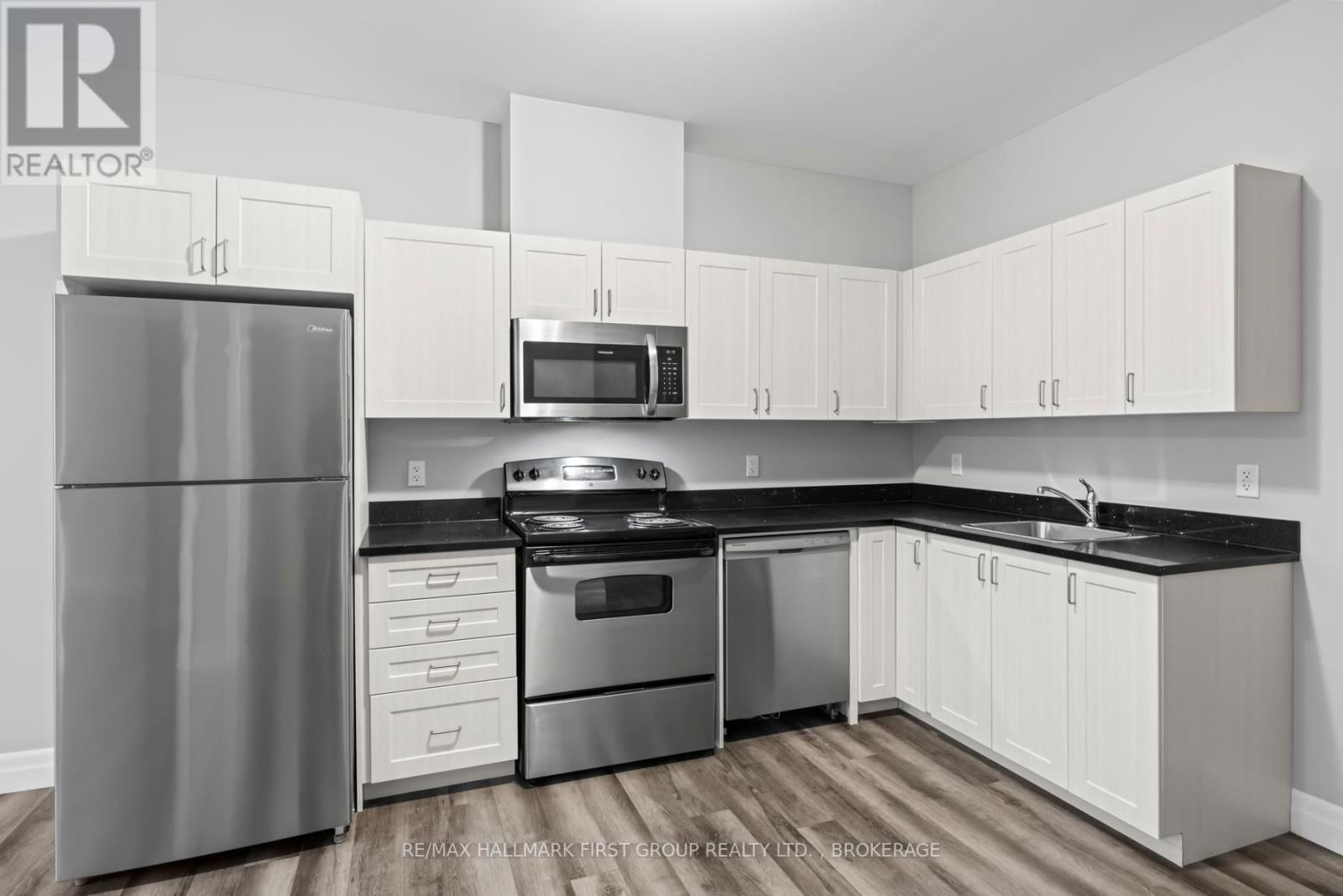 220 - 501 FRONTENAC STREET Image 7