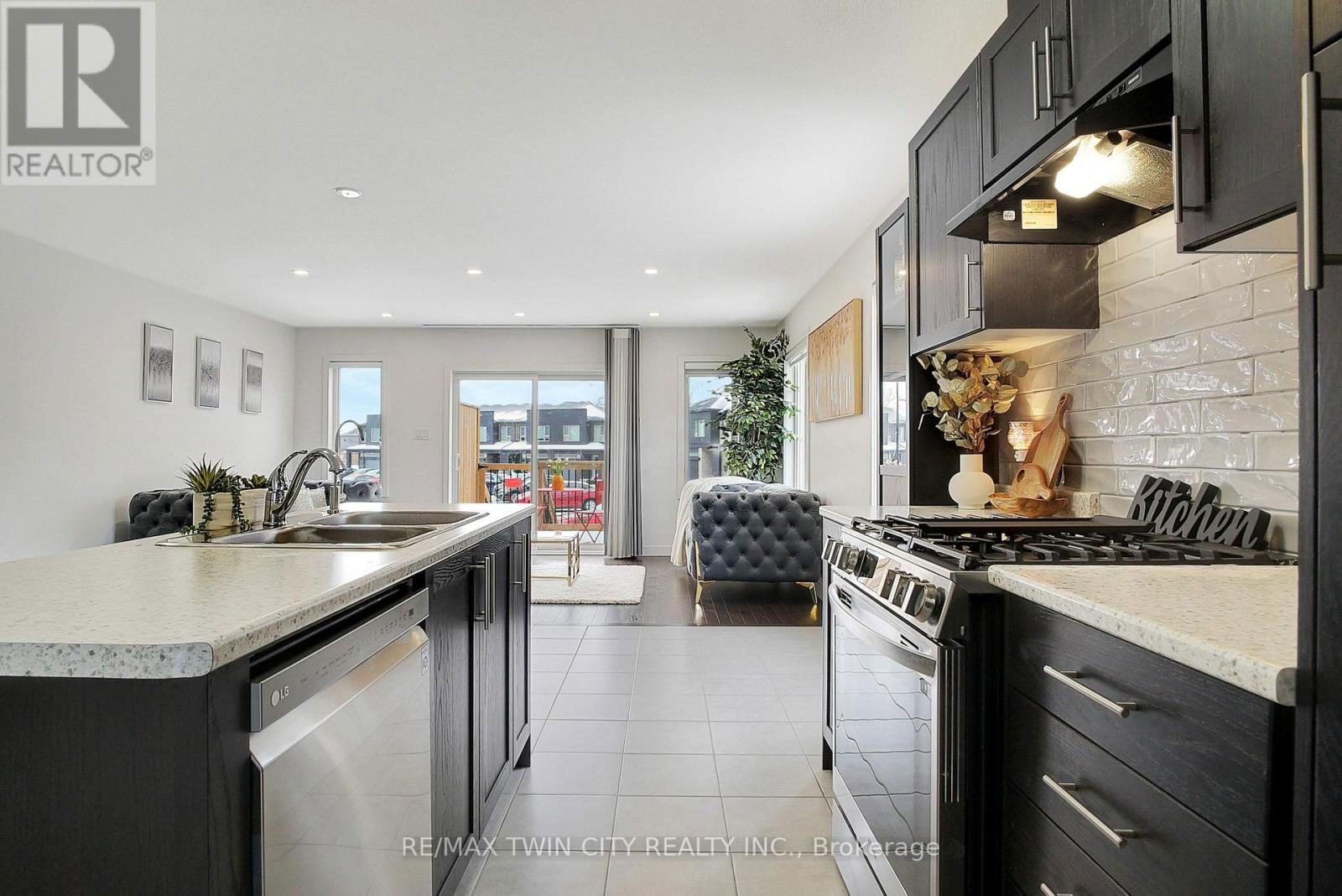 111 PONY DRIVE Image 10