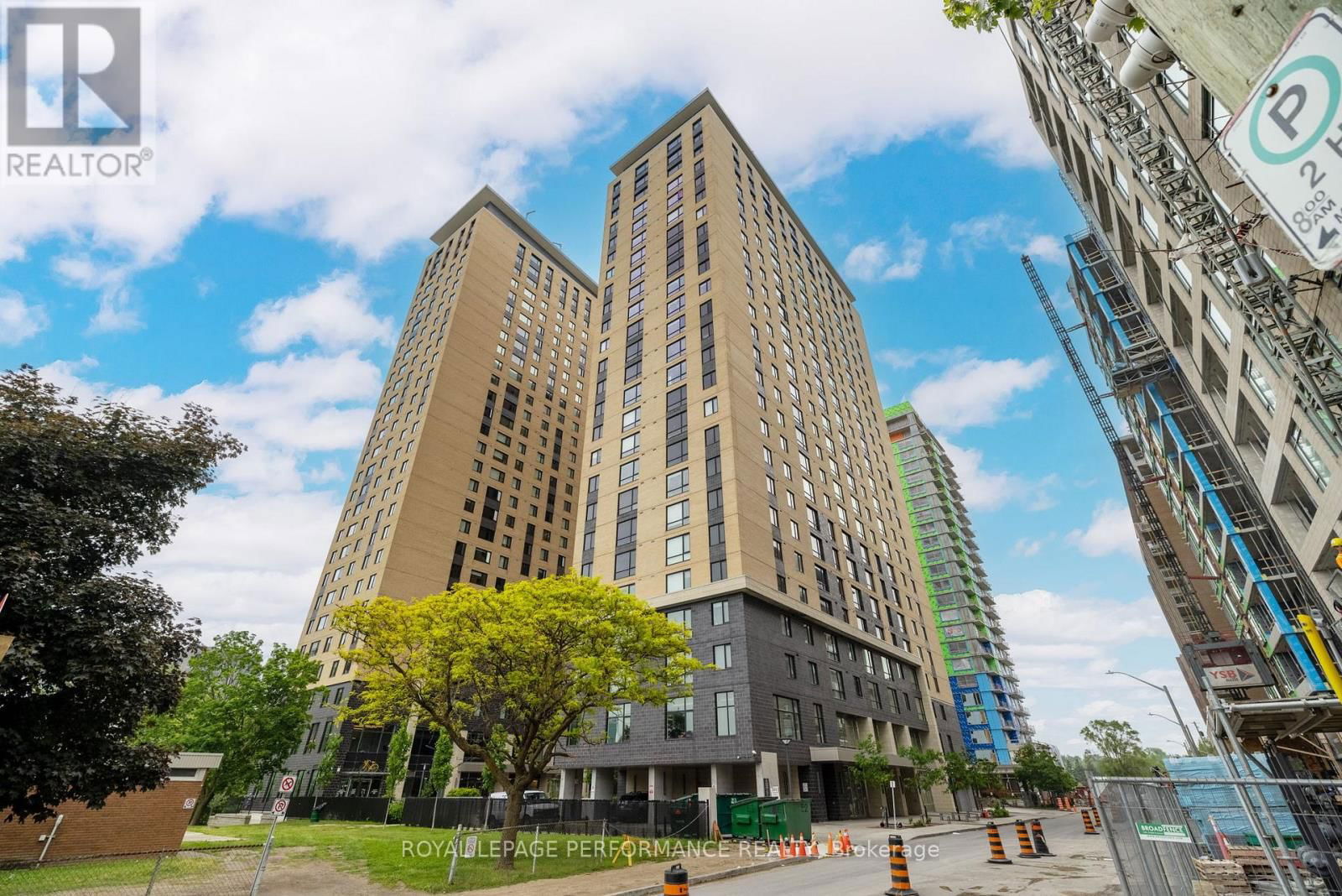 2307 - 105 CHAMPAGNE AVENUE SOUTH Image 1