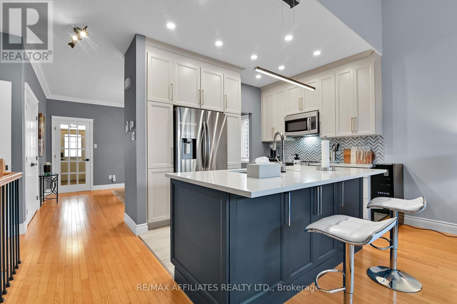 220 ALLGROVE WAY Image 3