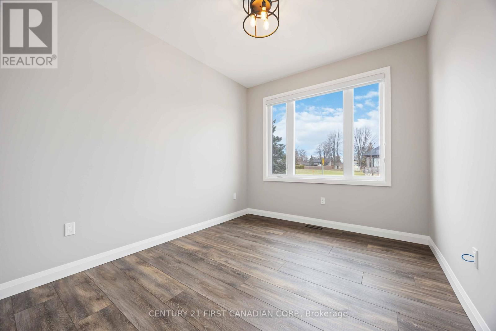 484 KIP LANE Image 14