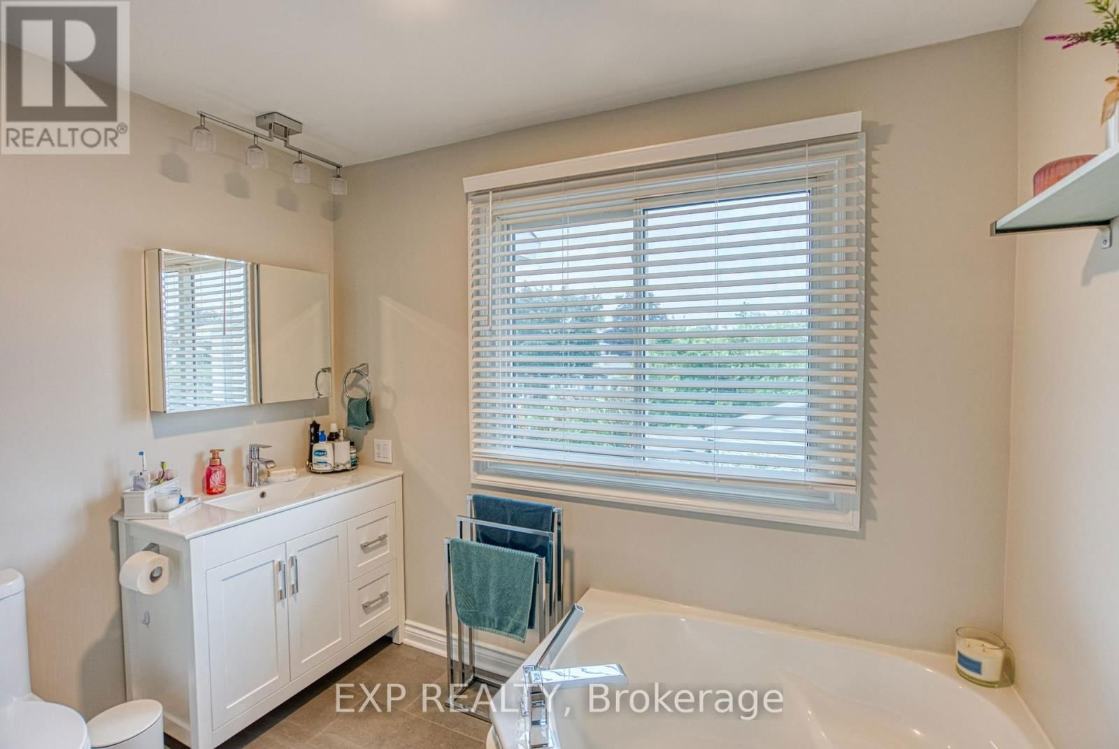 33 ELVASTON AVENUE Image 36