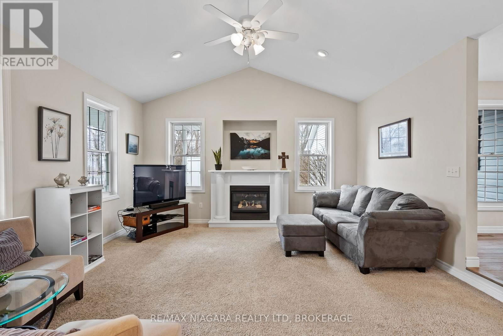 12262 LAKESHORE ROAD Image 10