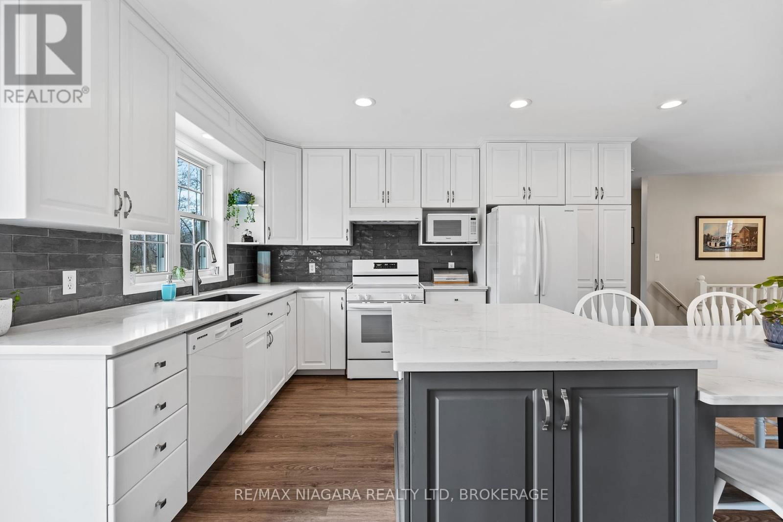 12262 LAKESHORE ROAD Image 15