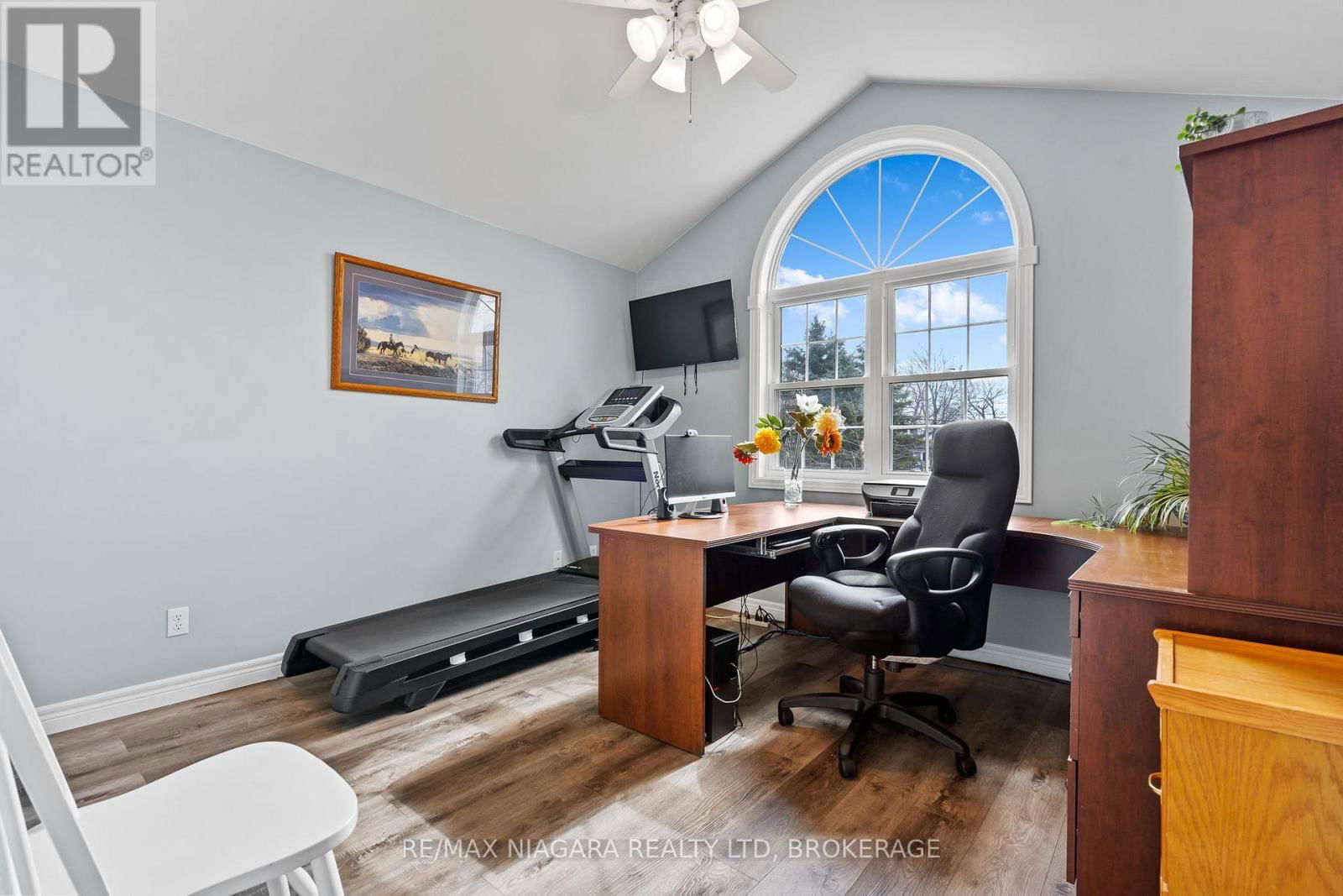 12262 LAKESHORE ROAD Image 18