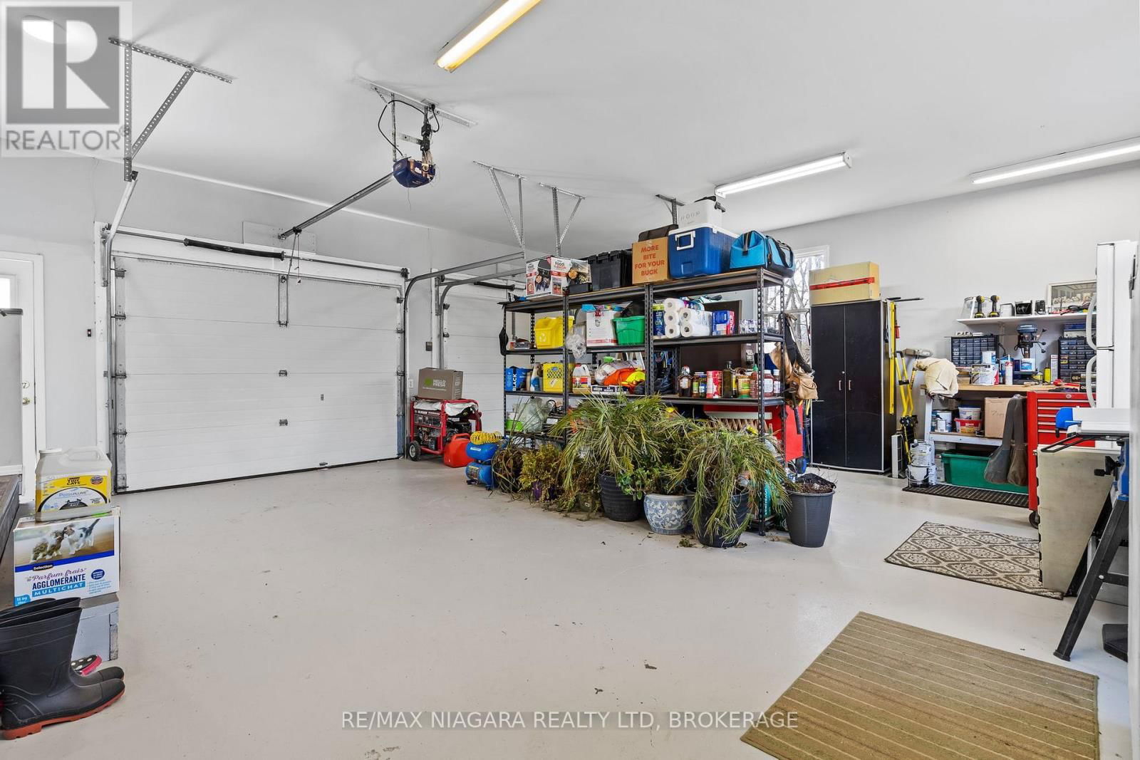 12262 LAKESHORE ROAD Image 32
