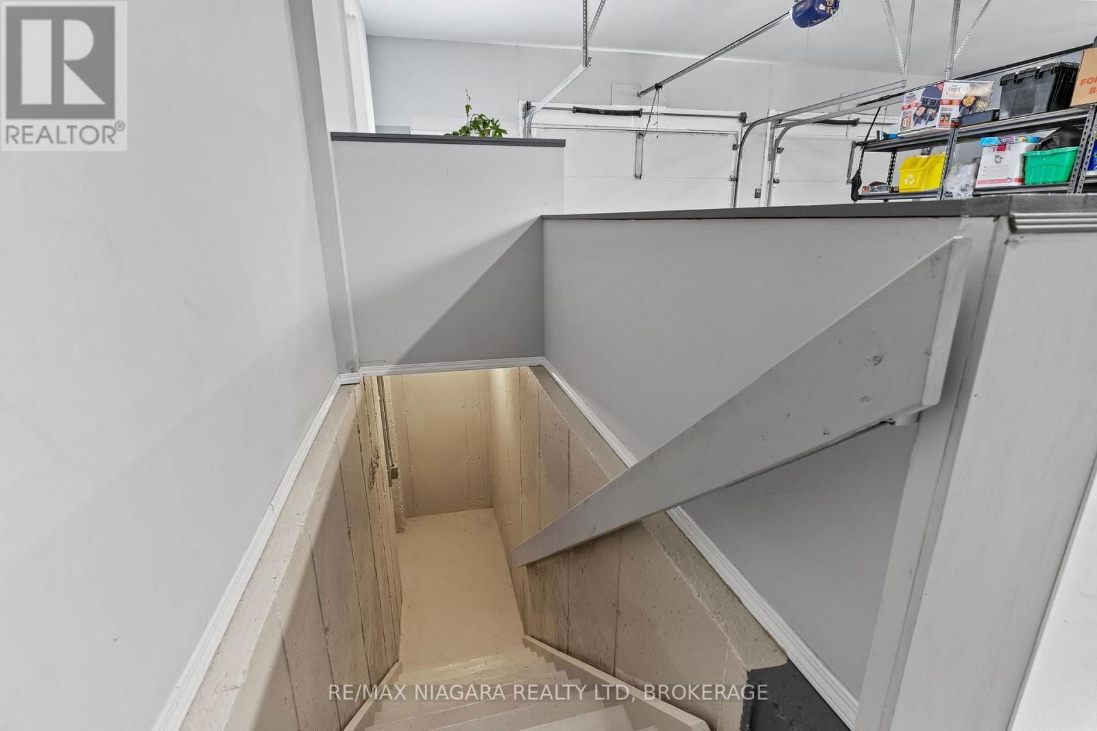 12262 LAKESHORE ROAD Image 33