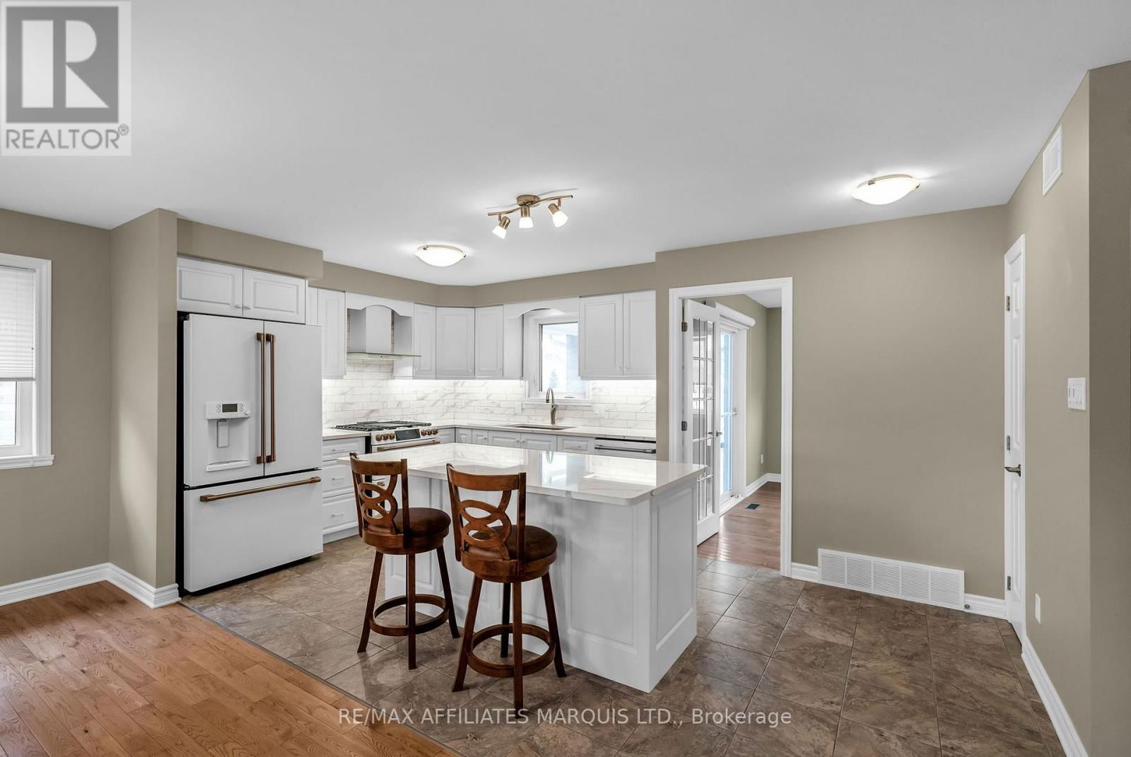 324 GLEN NORA DRIVE Image 11