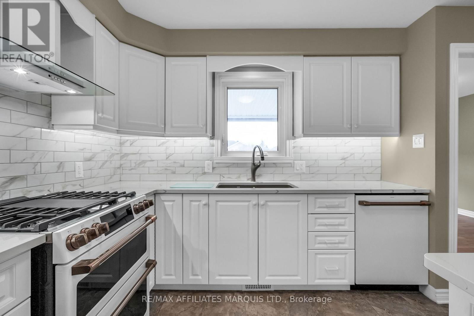 324 GLEN NORA DRIVE Image 15