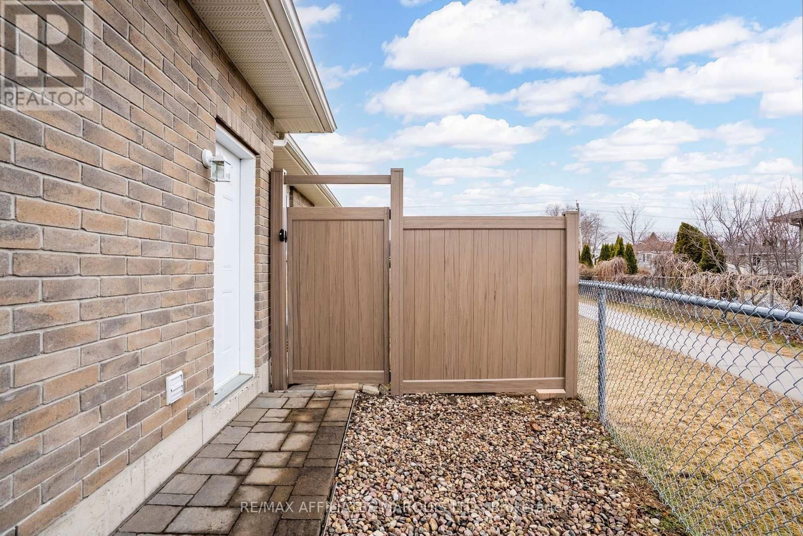 324 GLEN NORA DRIVE Image 47