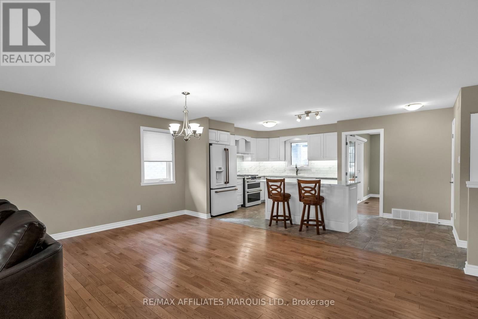 324 GLEN NORA DRIVE Image 8