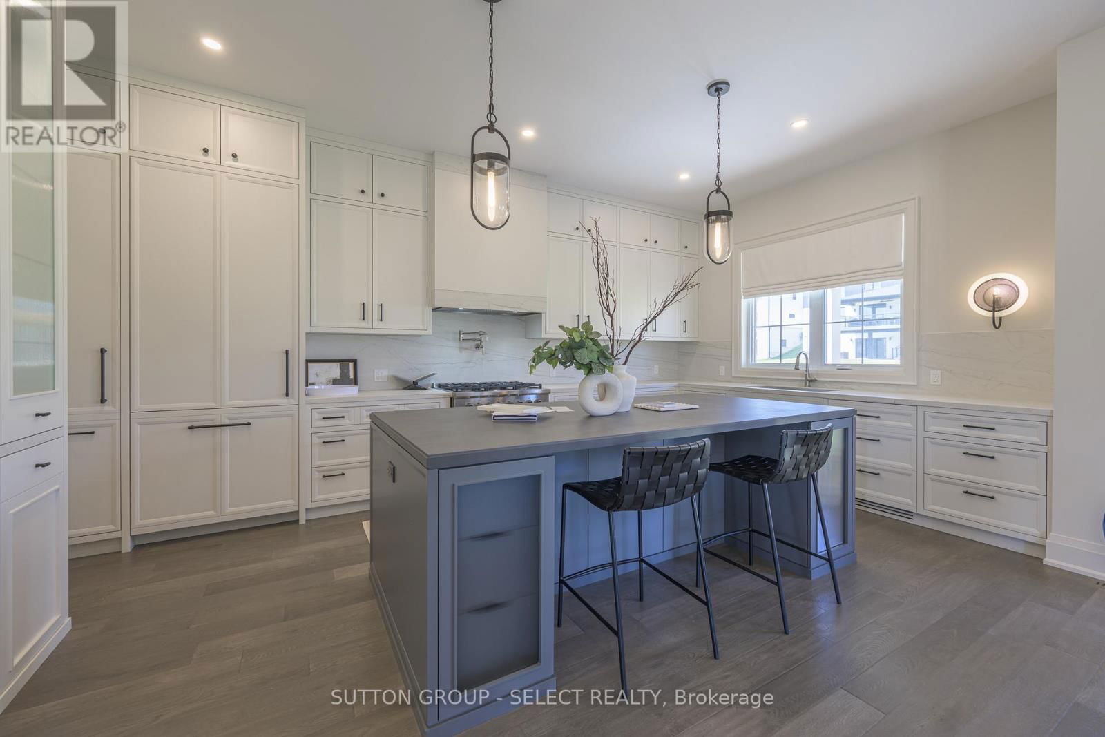 326 MANHATTAN DRIVE Image 10