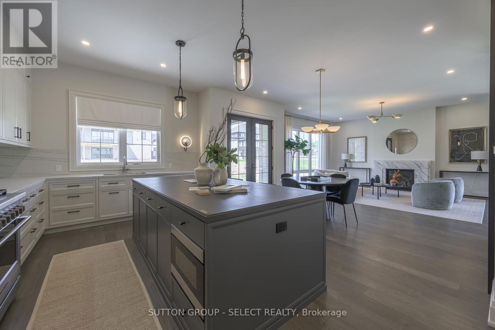 326 MANHATTAN DRIVE Image 5