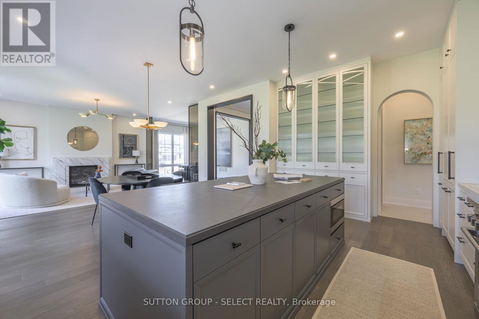 326 MANHATTAN DRIVE Image 7