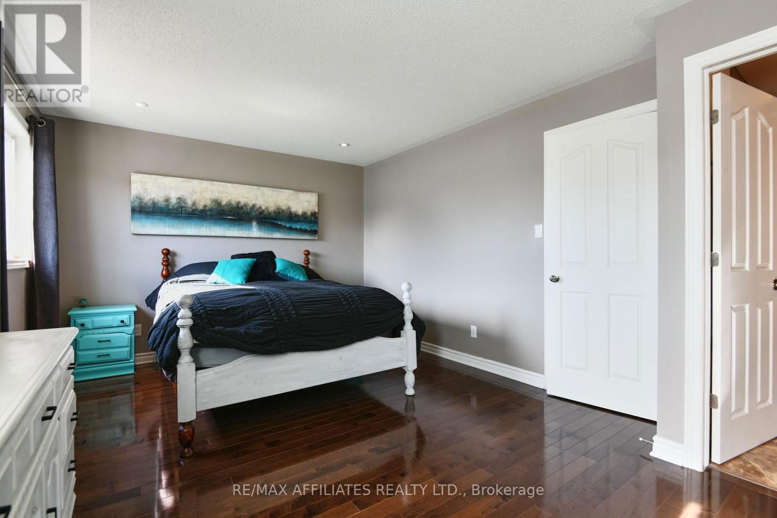 448 VAN DUSEN STREET Image 16