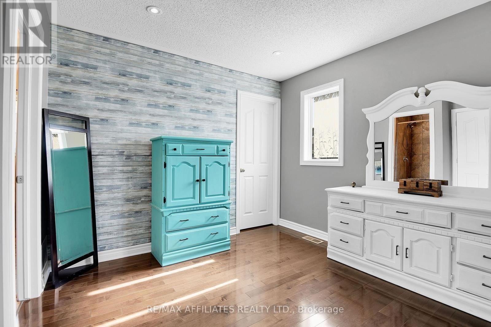 448 VAN DUSEN STREET Image 17