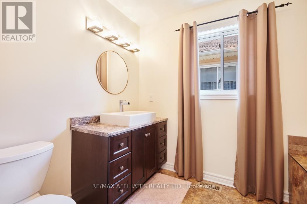 448 VAN DUSEN STREET Image 18