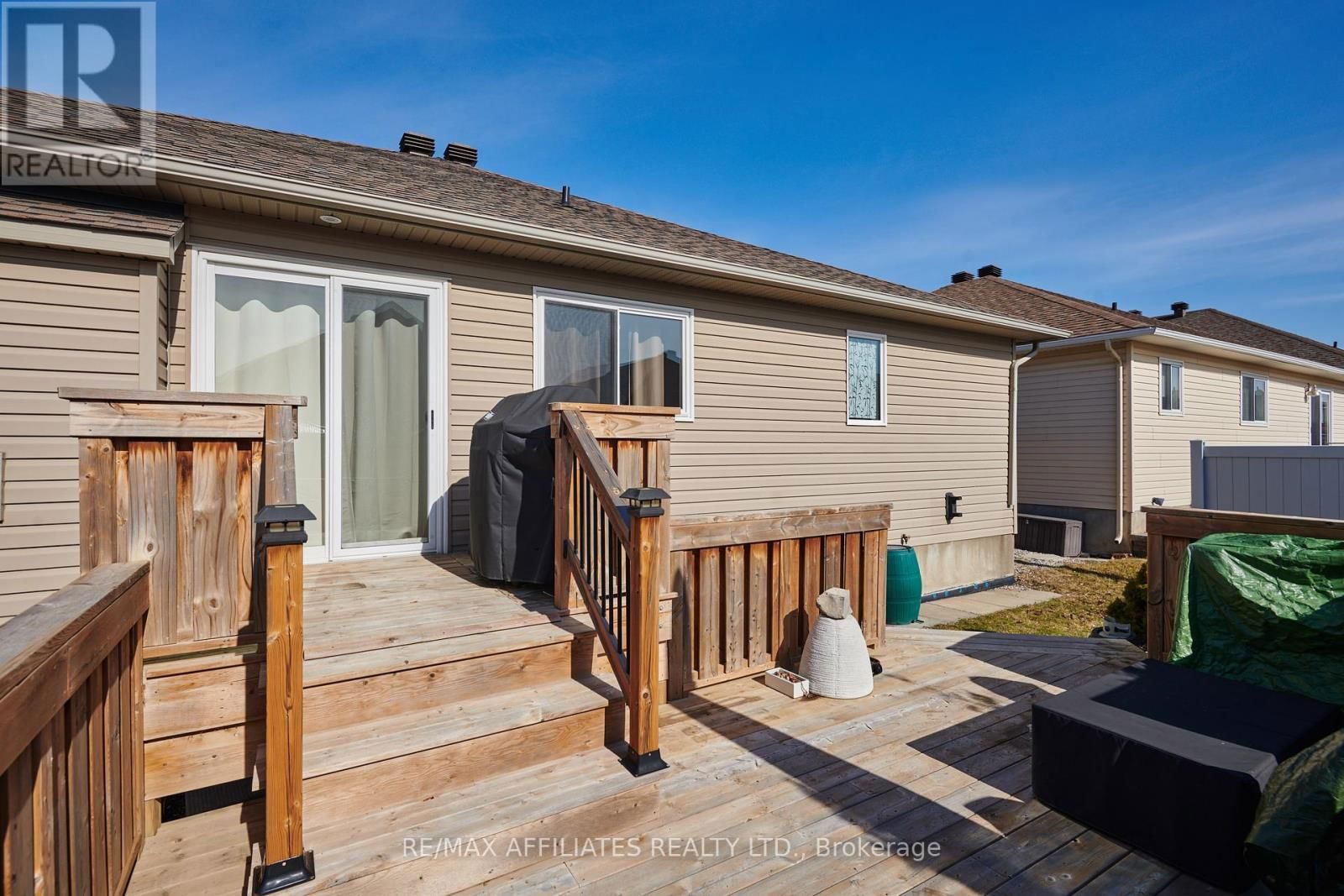 448 VAN DUSEN STREET Image 33