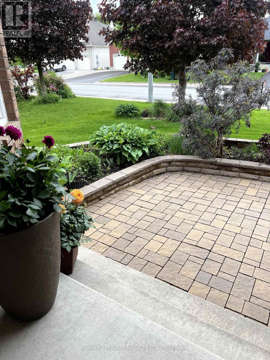 448 VAN DUSEN STREET Image 34