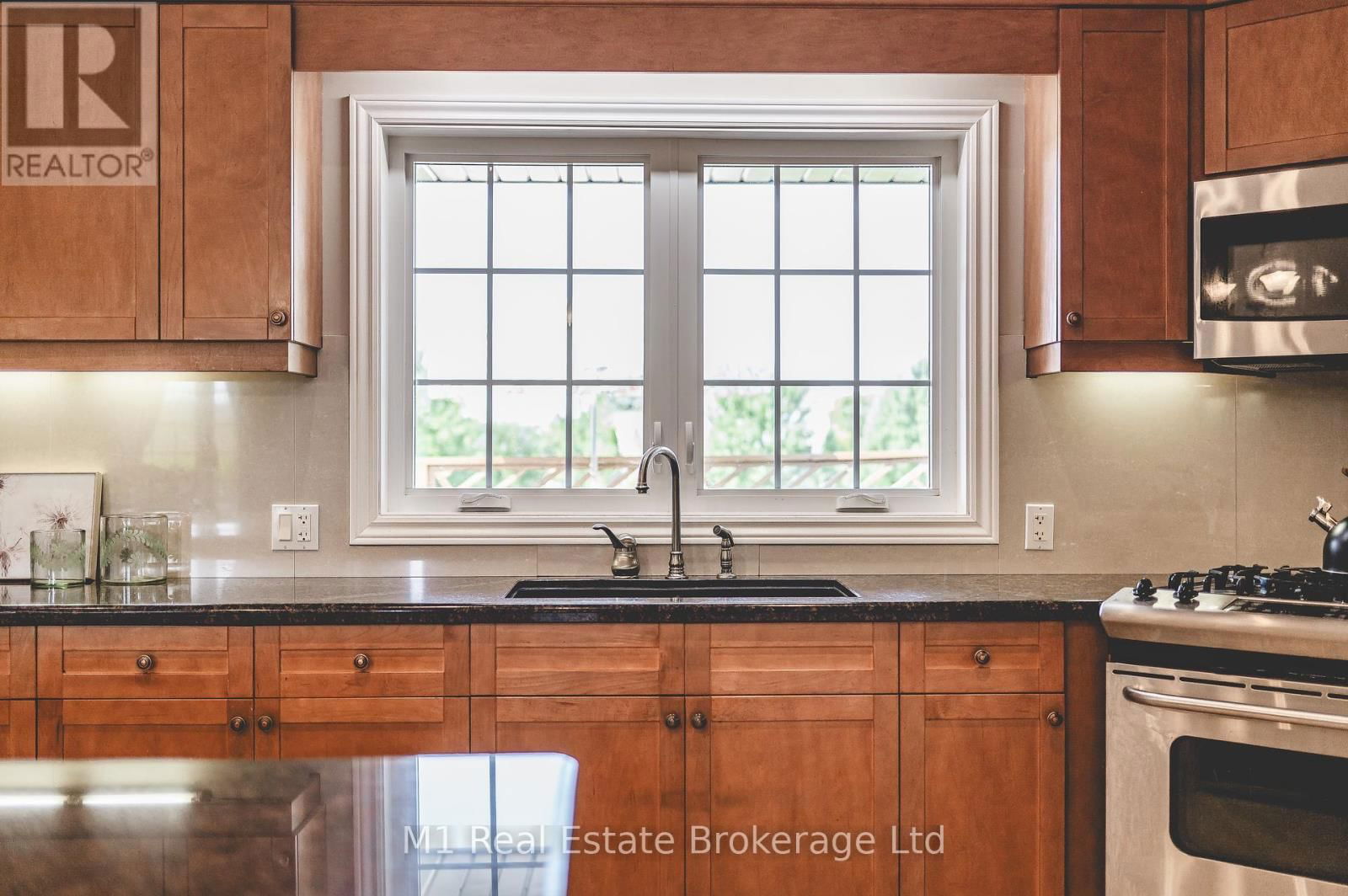 8682 9 SIDEROAD Image 10