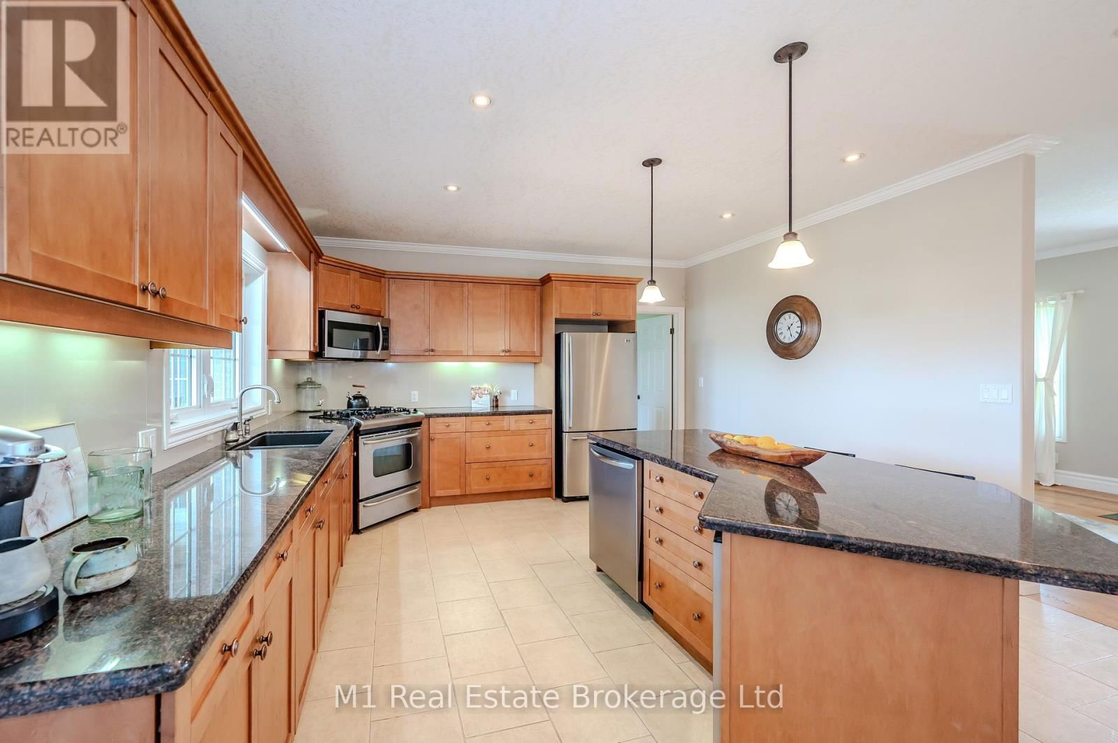 8682 9 SIDEROAD Image 11