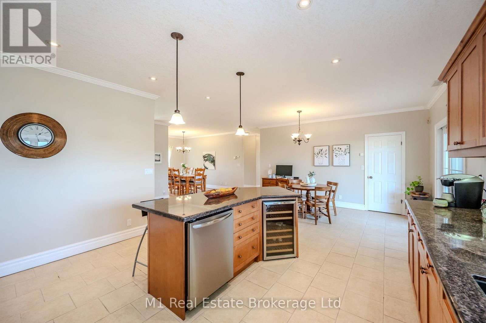 8682 9 SIDEROAD Image 12