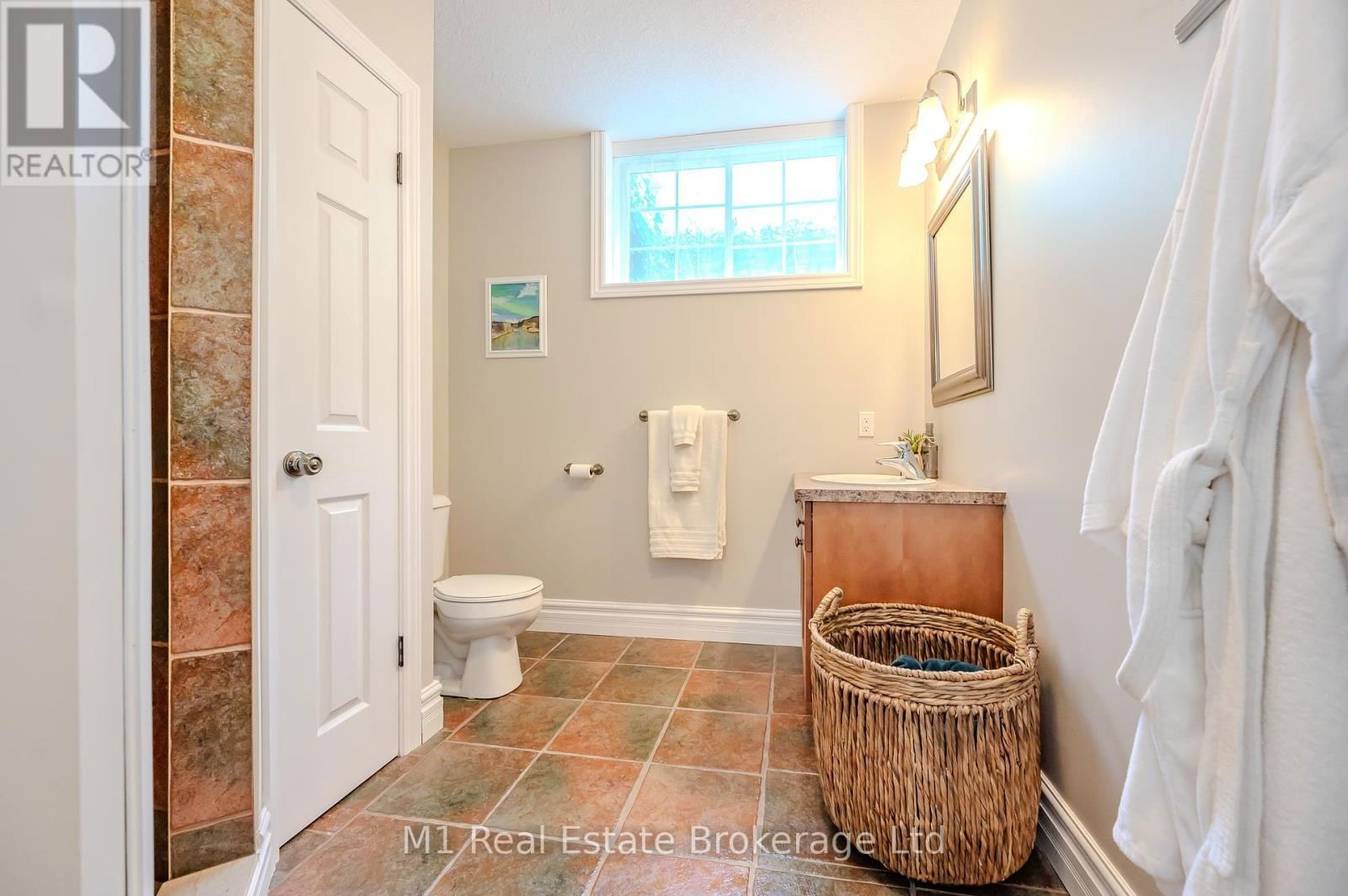 8682 9 SIDEROAD Image 41