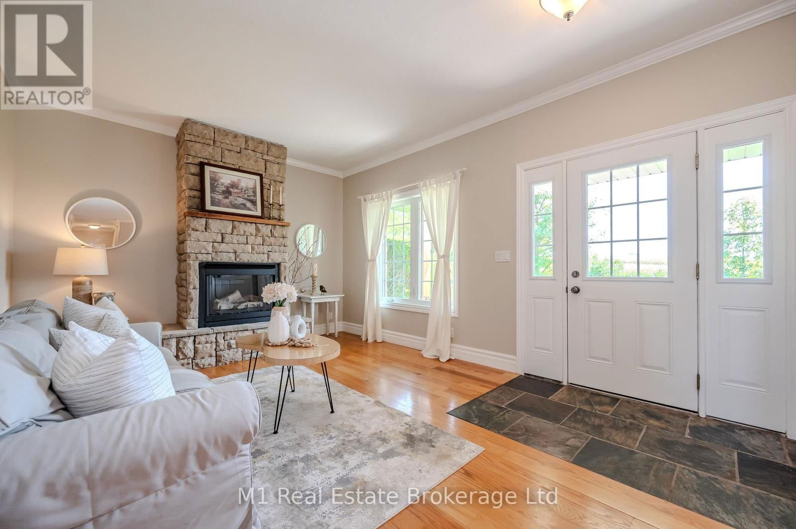 8682 9 SIDEROAD Image 6