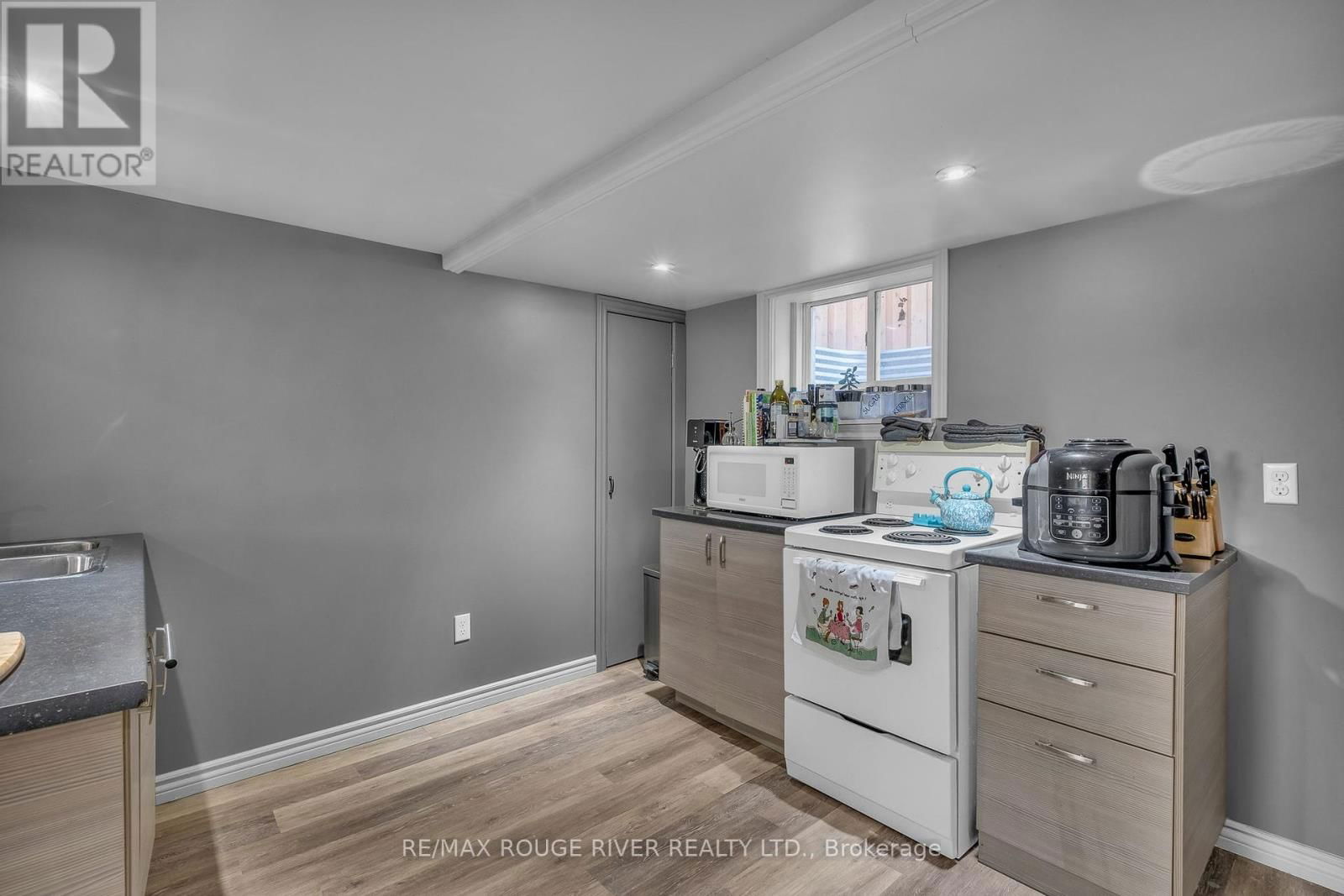 234 KING STREET EAST Image 19