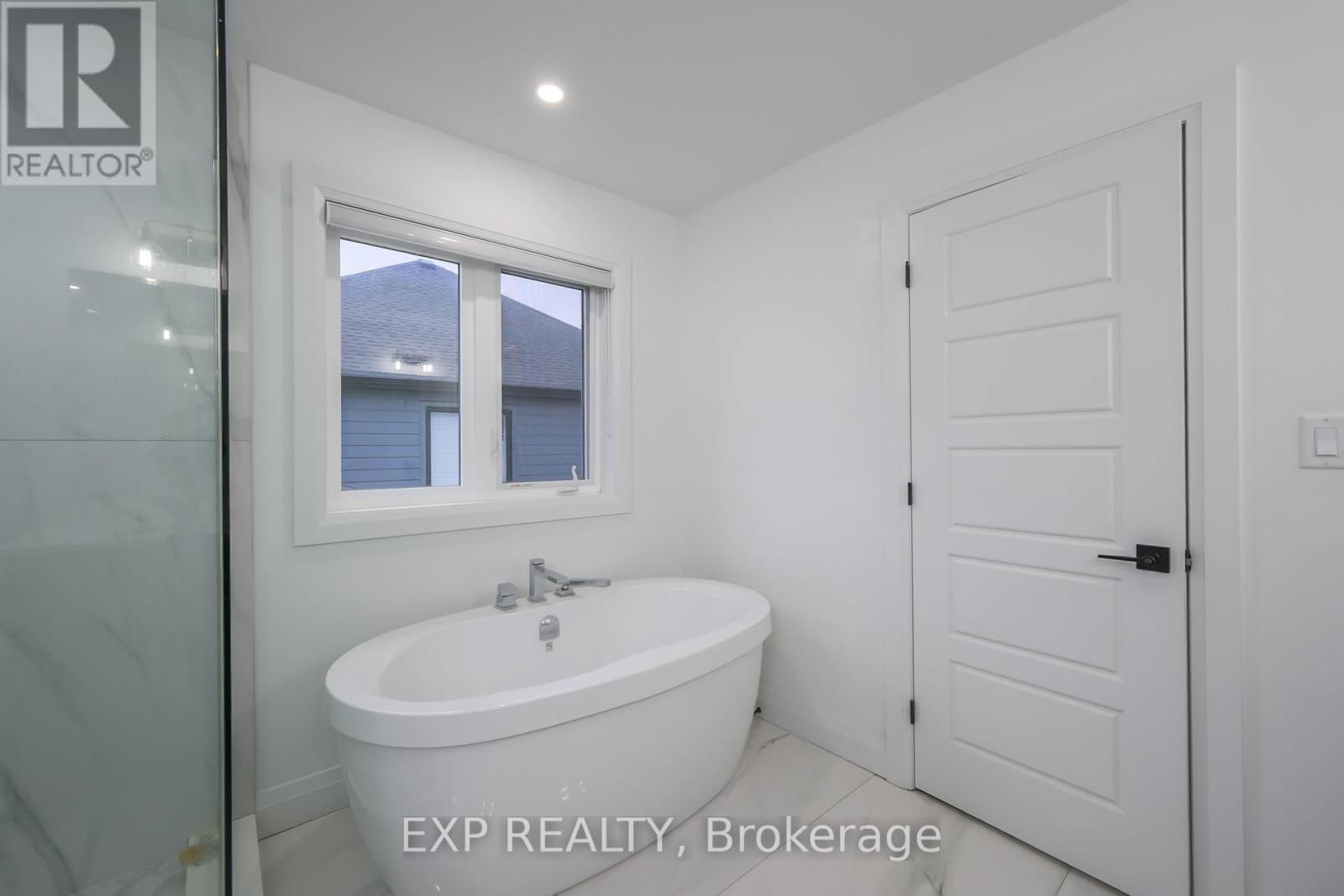 60 HAZELWOOD PASS Image 22