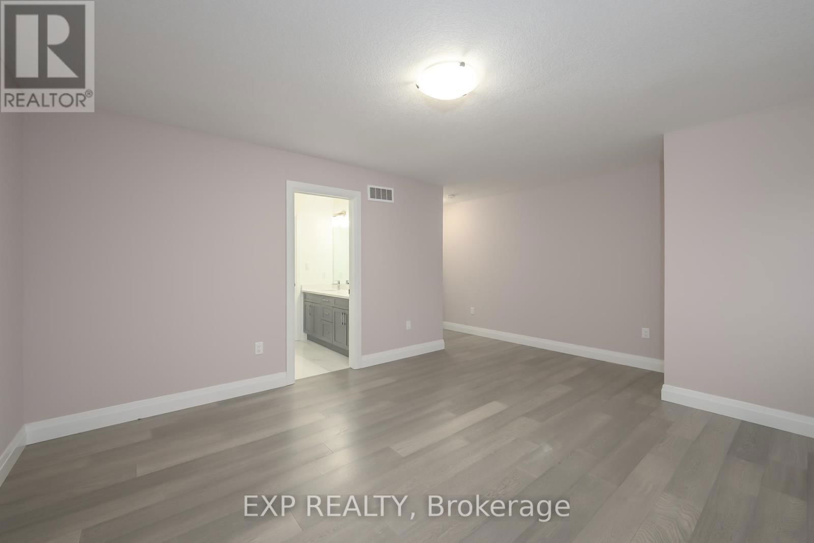 60 HAZELWOOD PASS Image 33